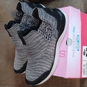 Women's Skechers size 8